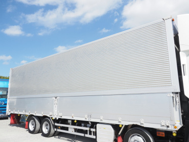 いすゞ ギガ ウイング車 大型 QKG-CYJ77B 年式 H28[写真10]