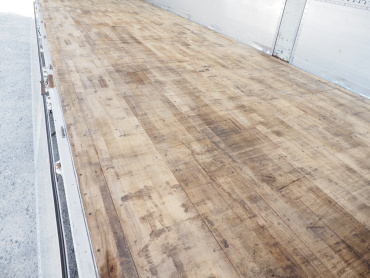 いすゞ ギガ ウイング車 大型 QKG-CYJ77B 年式 H28[写真24]