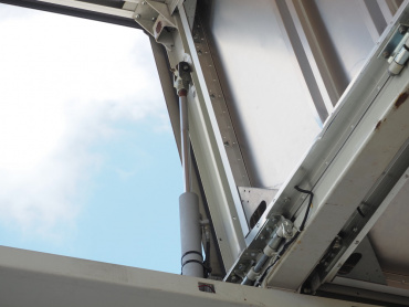 いすゞ ギガ ウイング車 大型 QKG-CYJ77B 年式 H28[写真13]