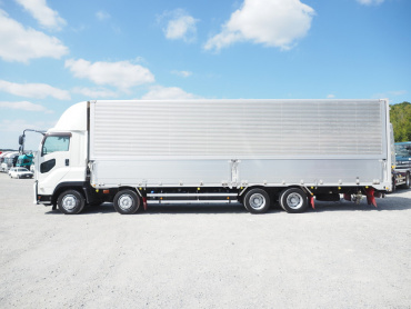 いすゞ ギガ ウイング車 大型 QKG-CYJ77B 年式 H28[写真14]