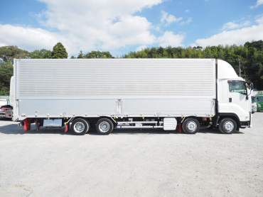 いすゞ ギガ ウイング車 大型 QKG-CYJ77B 年式 H28[写真09]