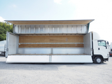 いすゞ ギガ ウイング車 大型 QKG-CYJ77B 年式 H28[写真11]