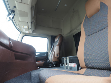 日野 プロフィア トラクタ 大型 2DG-SH1EDGG 年式 R1[写真28]