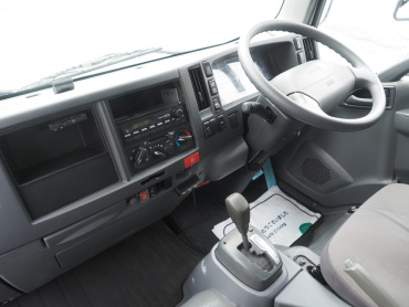 いすゞ エルフ バン車 小型 TKG-NMR85AN 年式 H26[写真21]