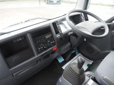 いすゞ エルフ バン車 小型 TRG-NMR85N 年式 H29[写真25]