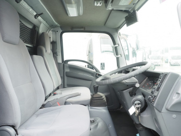 いすゞ エルフ バン車 小型 TRG-NMR85N 年式 H29[写真23]