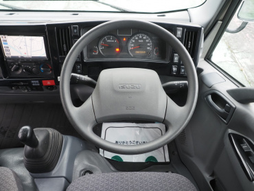いすゞ エルフ バン車 小型 TRG-NLR85AN 年式 H30[写真17]