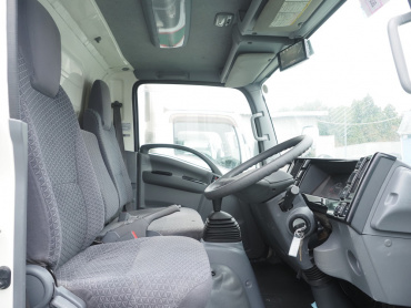 いすゞ エルフ バン車 小型 TRG-NLR85AN 年式 H30[写真16]