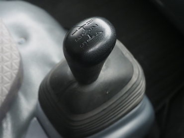 いすゞ エルフ バン車 小型 TRG-NLR85AN 年式 H30[写真19]