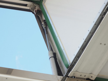 いすゞ ギガ 冷凍ウイング 大型 QKG-CYJ77A 年式 H28[写真21]