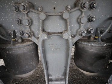 いすゞ ギガ 平ボディ 大型 QKG-CYJ77A 年式 H25[写真31]