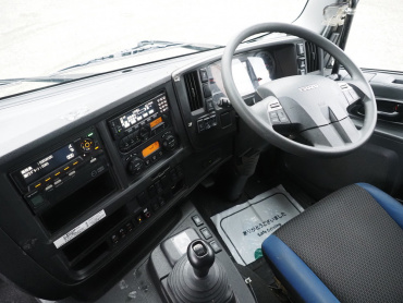 いすゞ ギガ ウイング車 大型 QPG-CYJ77B 年式 H28[写真36]