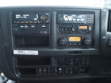 いすゞ ギガ ウイング車 大型 QPG-CYJ77B 年式 H28[写真38]