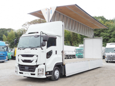 いすゞ ギガ ウイング車 大型 2PG-CYJ77C 年式 R1[写真03]