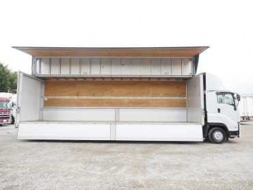 いすゞ ギガ ウイング車 大型 2PG-CYJ77C 年式 R1[写真11]