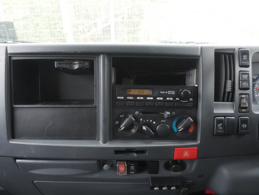 いすゞ エルフ バン車 小型 TKG-NMR85AN 年式 H26[写真24]