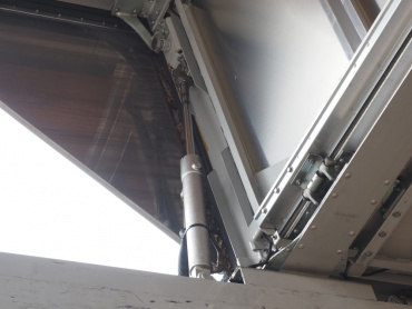 いすゞ ギガ ウイング車 大型 QKG-CYJ77A 年式 H24[写真23]