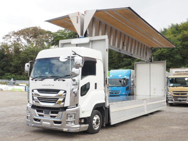 いすゞ ギガ ウイング車 大型 2PG-CYJ77C 年式 R1[写真02]