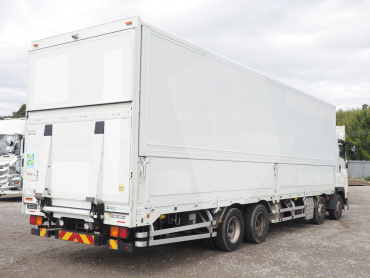 いすゞ ギガ ウイング車 大型 QPG-CYJ77B 年式 H28[写真06]