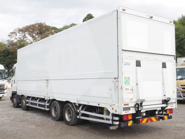 いすゞ ギガ ウイング車 大型 QPG-CYJ77B 年式 H28[写真08]