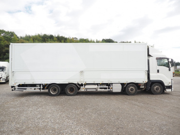 いすゞ ギガ ウイング車 大型 QPG-CYJ77B 年式 H28[写真09]