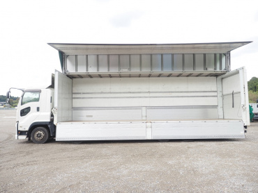 いすゞ ギガ ウイング車 大型 QPG-CYJ77B 年式 H28[写真17]