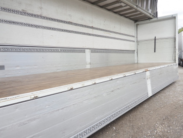 いすゞ ギガ ウイング車 大型 QPG-CYJ77B 年式 H28[写真21]