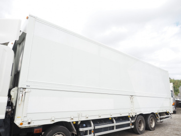 いすゞ ギガ ウイング車 大型 QPG-CYJ77B 年式 H28[写真15]