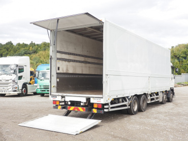 いすゞ ギガ ウイング車 大型 QPG-CYJ77B 年式 H28[写真30]