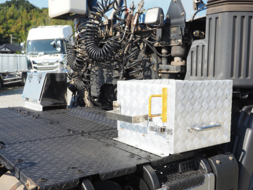 日野 プロフィア トラクタ 大型 QPG-SH1EDDG 年式 H27[写真18]