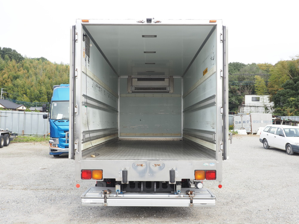 いすゞ フォワード 冷凍バン 中型 TKG-FRR90T2 年式 H25[写真14]