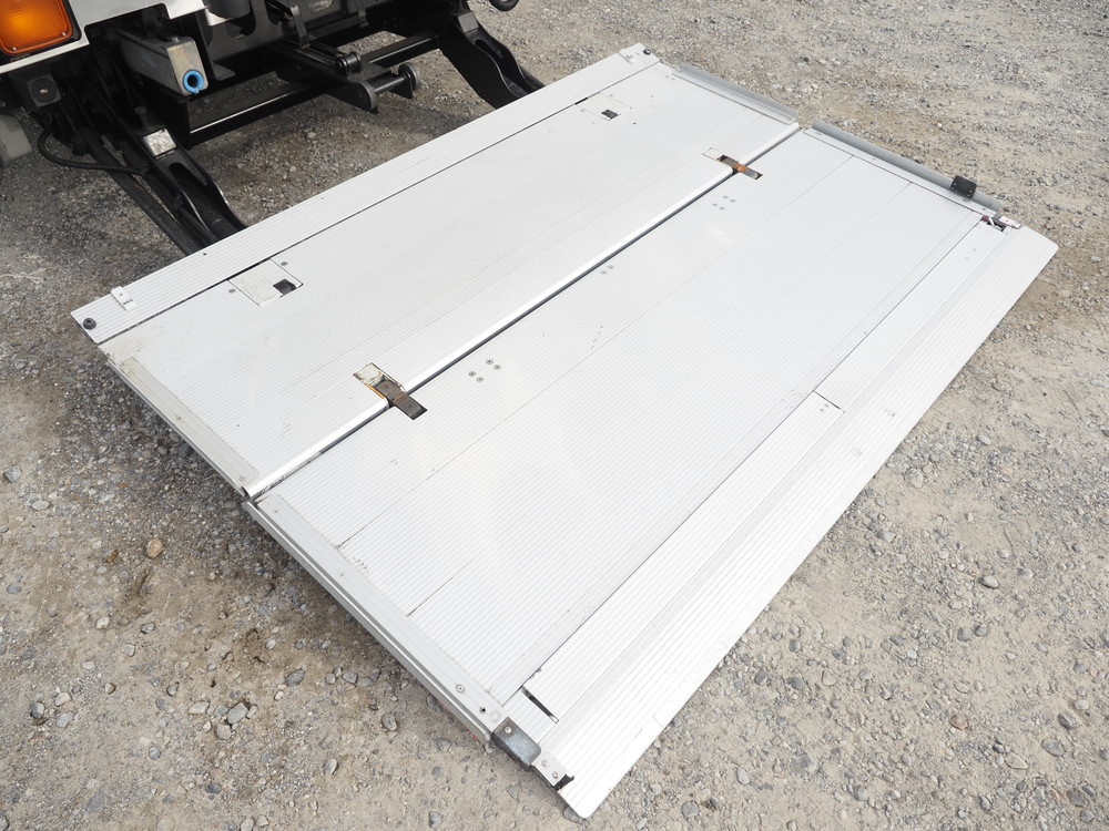 いすゞ フォワード 冷凍バン 中型 TKG-FRR90T2 年式 H25[写真19]