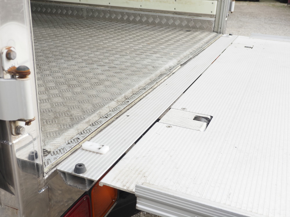 いすゞ フォワード 冷凍バン 中型 TKG-FRR90T2 年式 H25[写真20]