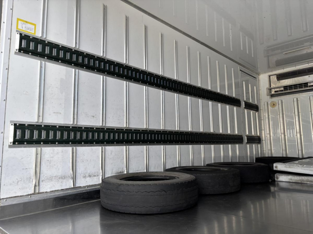 いすゞ エルフ 冷凍バン 小型 TRG-NMR85AN 年式 R1[写真15]