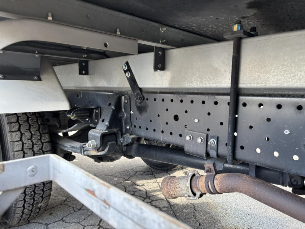 いすゞ エルフ 冷凍バン 小型 TRG-NMR85AN 年式 R1[写真32]