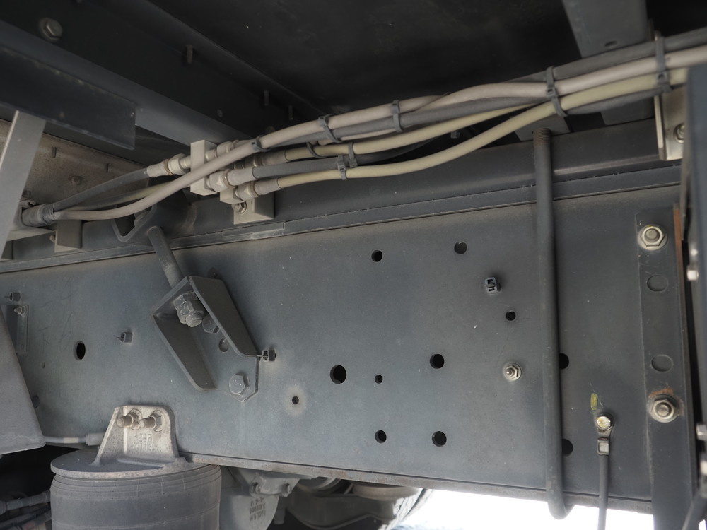 いすゞ ギガ ウイング車 大型 QKG-CYJ77A 年式 H27[写真48]