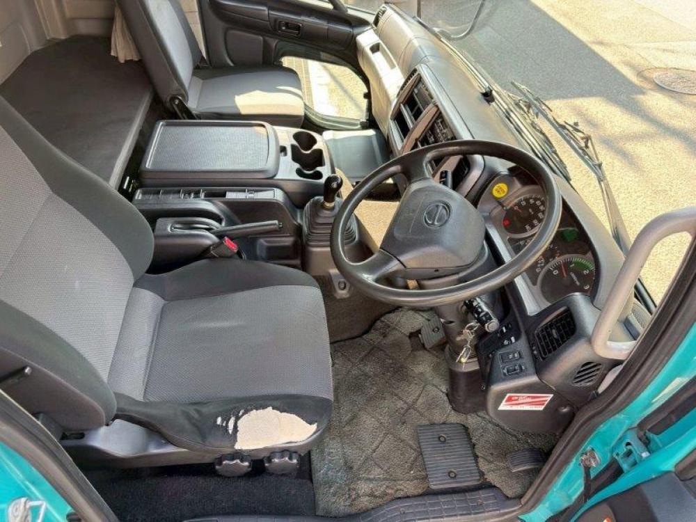 日野 レンジャー バン車 中増t TKG-GD7JLAA 年式 H28[写真05]