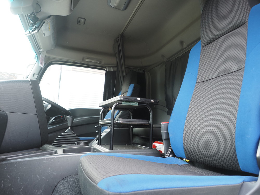 いすゞ ギガ ウイング車 大型 2PG-CYJ77C 年式 R1[写真40]