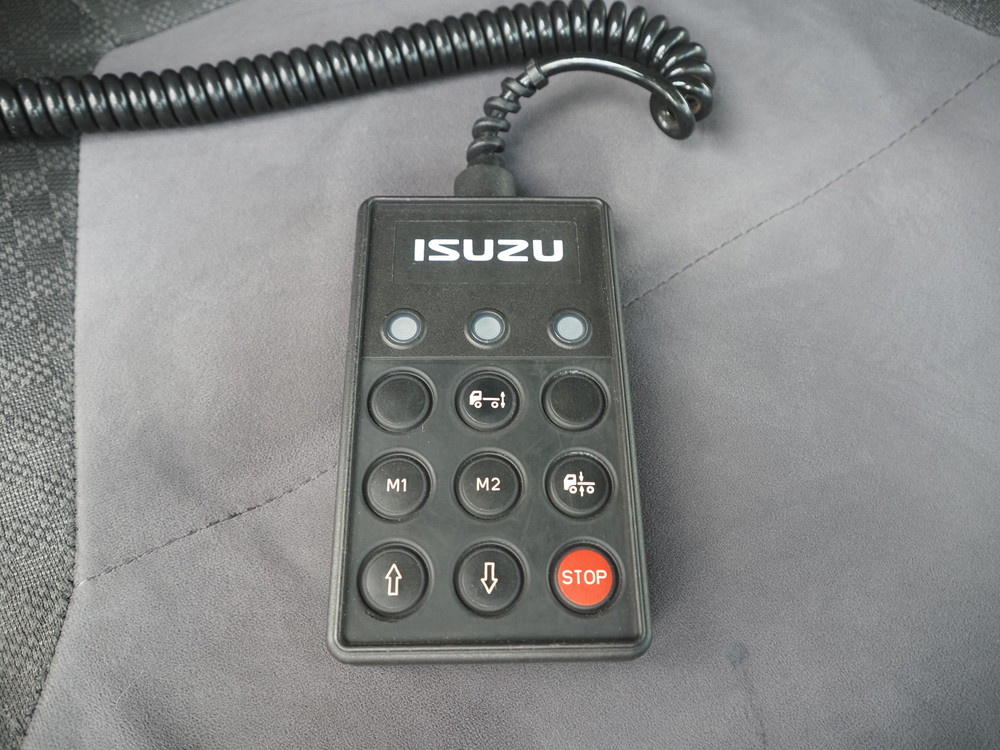 いすゞ フォワード ウイング車 中型 TKG-FRR90T2 年式 H27[写真31]