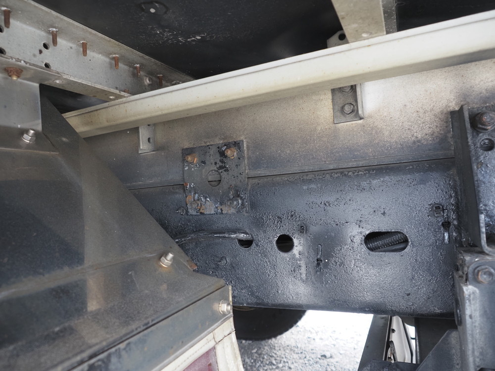 いすゞ フォワード ウイング車 中型 TKG-FRR90T2 年式 H27[写真38]