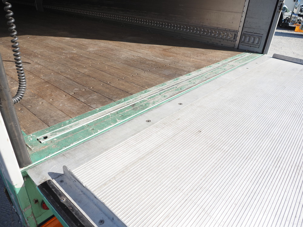 いすゞ ギガ ウイング車 大型 2PG-CYJ77CA 年式 H30[写真32]