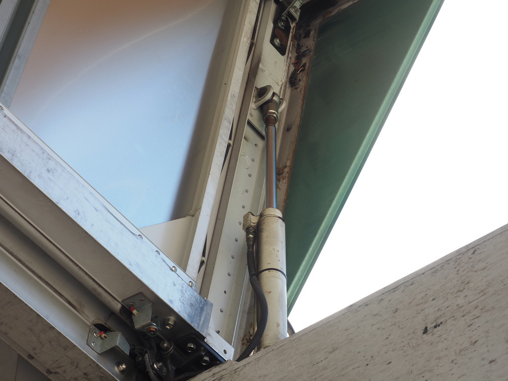 日野 プロフィア ウイング車 大型 QKG-FW1EXBG 年式 H25[写真12]