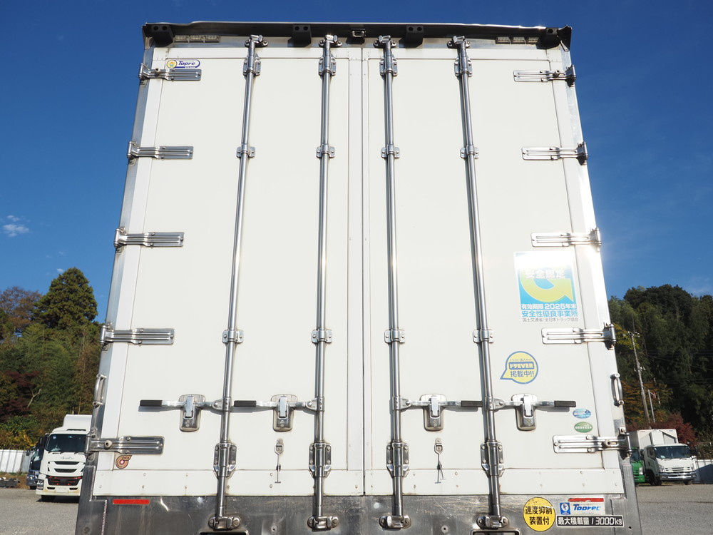 いすゞ ギガ 冷凍バン 大型 QKG-CYJ77BA 年式 H28[写真10]