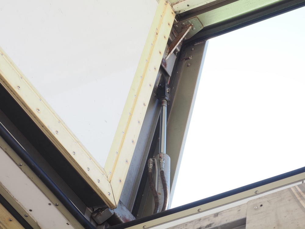 日野 プロフィア 冷凍ウイング 大型 QPG-FW1EXEG 年式 H27[写真16]