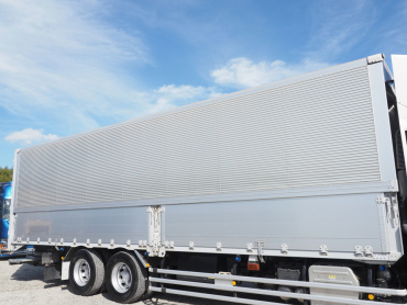 いすゞ ギガ ウイング車 大型 QKG-CYL77A 年式 H27 [写真11]