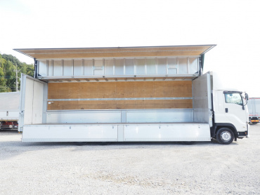 いすゞ ギガ ウイング車 大型 2PG-CYJ77C 年式 R1[写真11]