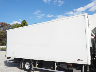 いすゞ フォワード 冷凍バン 中型 TKG-FRR90S2 年式 H28[写真10]