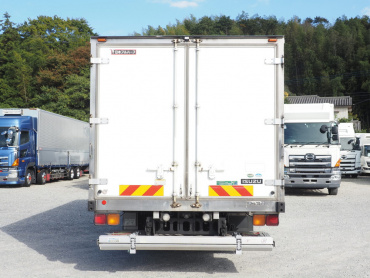 いすゞ フォワード 冷凍バン 中型 TKG-FRR90S2 年式 H28[写真06]