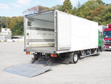 いすゞ フォワード 冷凍バン 中型 TKG-FRR90S2 年式 H28[写真18]