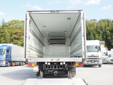 いすゞ フォワード 冷凍バン 中型 TKG-FRR90S2 年式 H28[写真13]